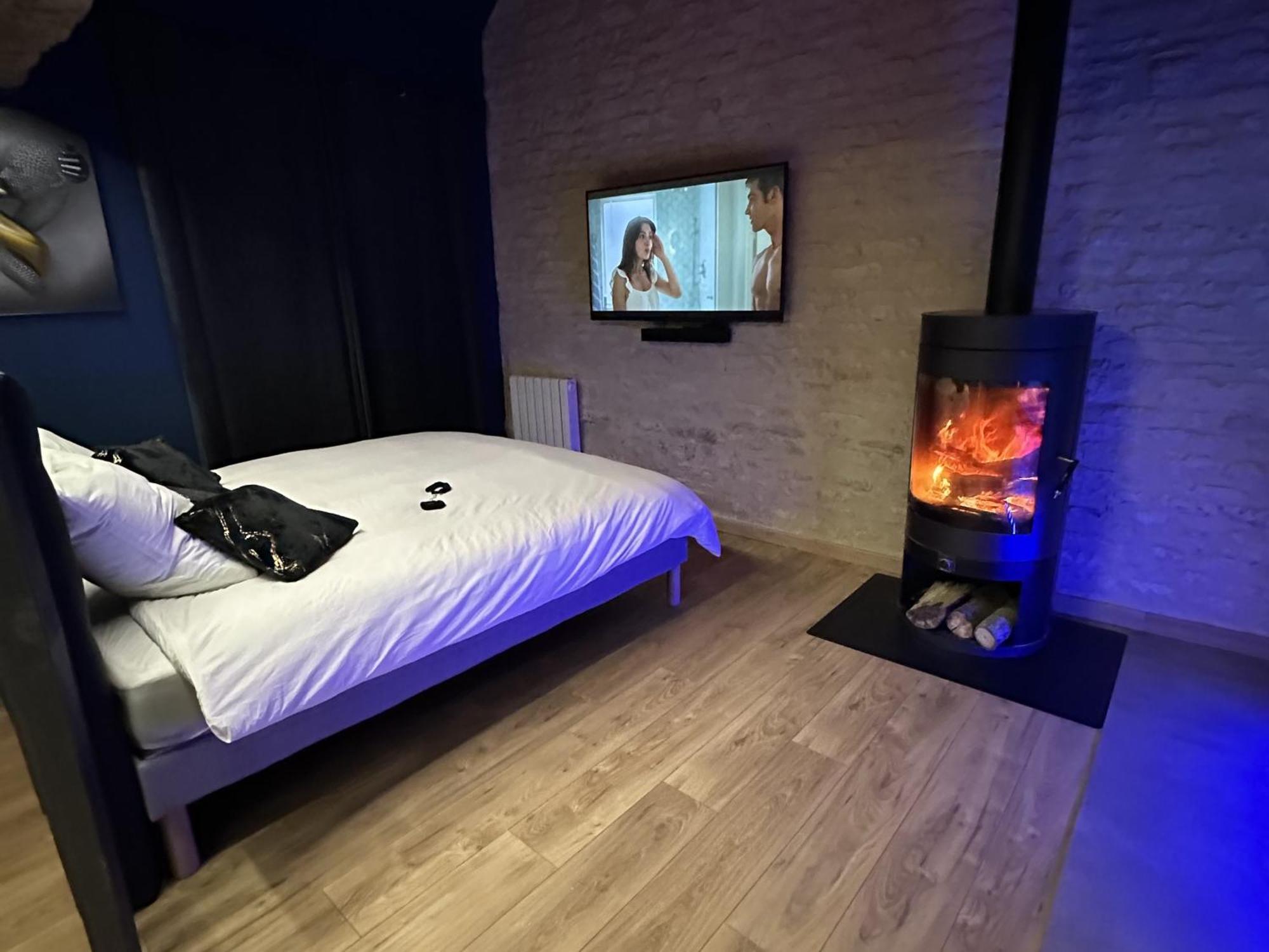 Roomandx-Loveroom-Caen-Bayeux Le Fresne-Camilly Bagian luar foto