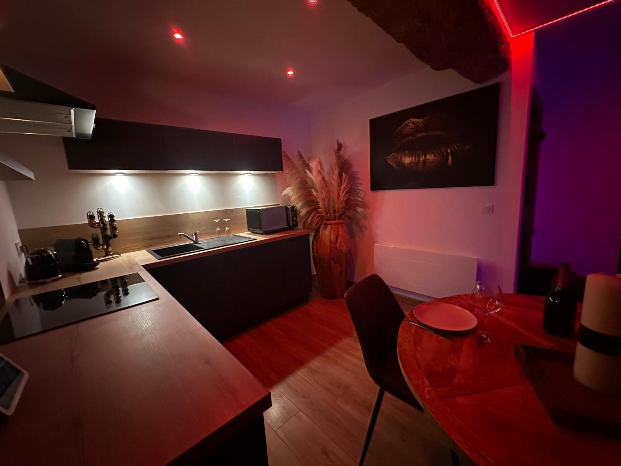 Roomandx-Loveroom-Caen-Bayeux Le Fresne-Camilly Bagian luar foto